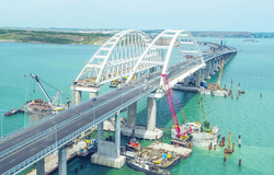 Мост через Керченский пролив считается самым длинным в России и Европе