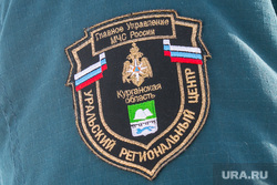 Распиловка льда на реке Тобол у Курганской дамбы. Курган, мчс, шеврон мчс, уральский региональный центр