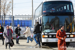 Акция в поддержку пострадавших и памяти погибших во время теракта в Санкт Петербурге.Челябинск, автобус