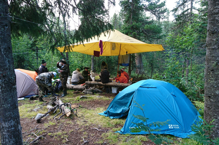 Базовый лагерь экспедиции