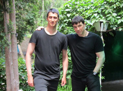 Никольский (слева) и Шерстобитов (справа) провели «душевную» фотосессию