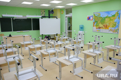Антон Шипулин на открытии детской площадки на территории Храма святого великомученика Пантелеймона. Екатеринбург, учебный класс, класс, школа, начальная школа, православная школа, образование в россии, среднее образование
