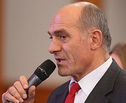 Магомед Толбоев уверен, что российским летчикам надо учиться летать