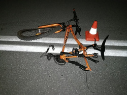 Все, что осталось от велосипеда, который сбил сотрудник ГИБДД на служебной машине
