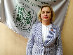 Директор тагильской школы Галина Масликова не одобрила методы скандального блогера