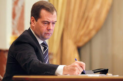 Медведев пообещал, что бюджет вновь станет профицитным