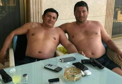Надир Салифов (слева) арестован в Турции