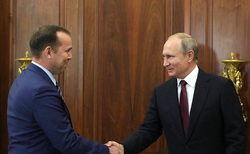 Вадим Шумков (слева) встретился с Владимиром Путиным