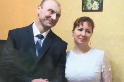Олег и Виктория Михайловы в момент заключения брака в вологодской колонии