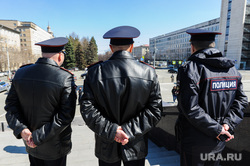 Шествие сторонников Навального. Челябинск, офицеры, полиция