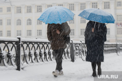 Сильный снегопад в Екатеринбурге, снег, зима, зонт, непогода, метель