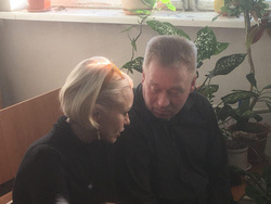 Олег Грехов с адвокатом Ольгой Кезик