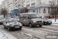 Уборка снега после обильного снегопада. Тюмень , снег, пробка, сугробы, авто