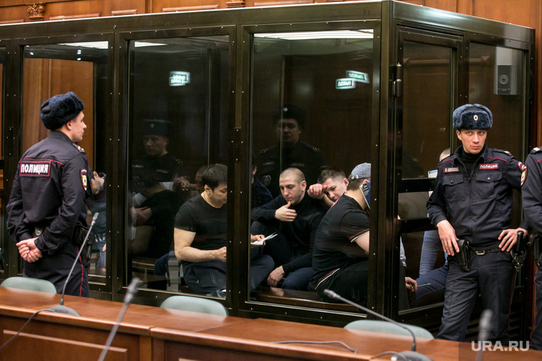 Фигуранты дела Шакро Молодого (Захария Калашова) в Мосгорсуде на заседании суда по апелляции по делу. Москва, полиция, судебное заседание, подсудимые