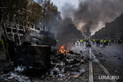 Акция протеста против повышения налога на бензин и дизельное топливо на Елисейских полях. Франция, Париж, пожар, париж, франция, протест, поджог