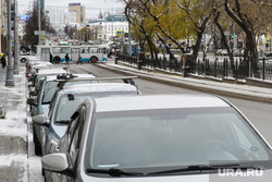 Виды Екатеринбурга, стоянка, автомобиль, парковка на обочине, личный транспорт