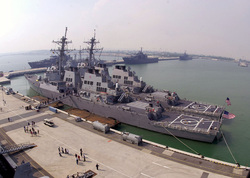 Американский корабль прошел у берегов Владивостока 5 декабря