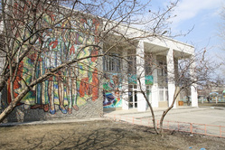 Школа искусств расположена в бывшем Доме пионеров