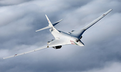 Ту-160 прибыли в венесуэльский аэропорт Майкетиа