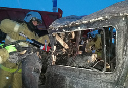 УАЗ сгорел вместе с водителем и пассажиром