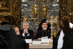 «Собственная» церковь на Украине — один из главных проектов Порошенко