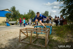 День коренных народов мира в деревне Русскинская, Сургутского района. Сургут , прыжки через нарты