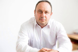 Чиновник в прямом смысле подключил «силовой ресурс»