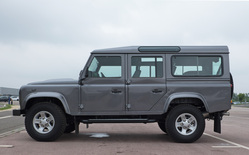 Антирейтинг возглавил внедорожник Land Rover Defender