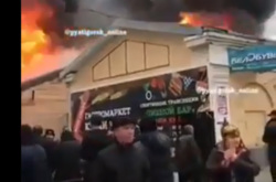 Рыбный павильон сгорел на рынке в Пятигорске
