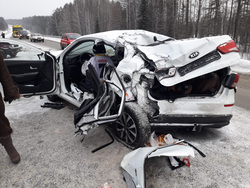 Водитель ВАЗ-2115 не справилась с управлением и столкнулась с Kia