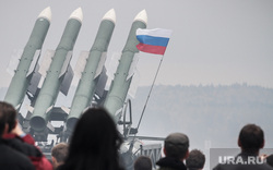 Выставка вооружений Russia Arms Expo-2013. RAE. Нижний Тагил, военная техника, вооружение, снаряд, ракета, ракетный комплекс, зрк, флаг россии
