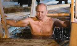 Путин присоединился к православной традиции (архивное фото)