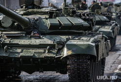Первая официальная репетиция парада на улице Новосибирская 2-ая. Екатеринбург, военная техника, т-72, танк