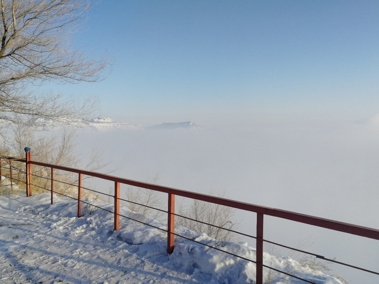 Смог буквально укутал землю