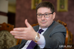 Интервью с вице-губернатором ХМАО Николаем Милькис. Сургут, жест рукой, милькис николай