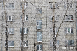 Клипарт. Курган, многоэтажка, зима, окна, дом
