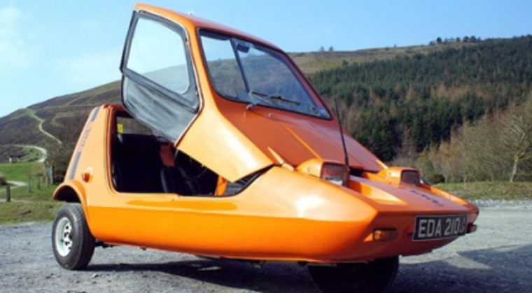 Дизайн Bond Bug 700E напоминает катер