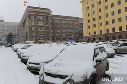 Снегопад. Уборка города. Челябинск., парковка, зима, стоянка, машины в снегу