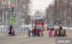 Ханты-Мансийск, город ханты-мансийск, пешеходный переход, дети