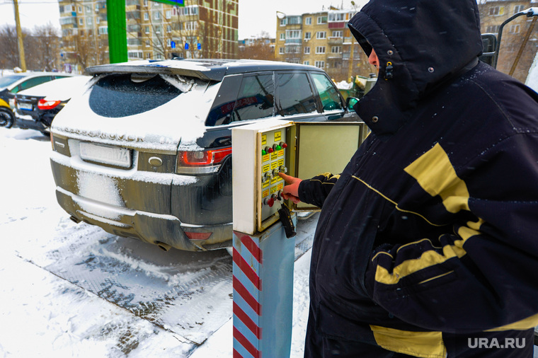 Подземная парковка-этажерка. Челябинск, подземная парковка, автомобиль, зима, парковка-этажерка, снег