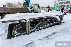 Подземная парковка-этажерка. Челябинск, снег, зима, подземная парковка, автомобиль, парковка-этажерка