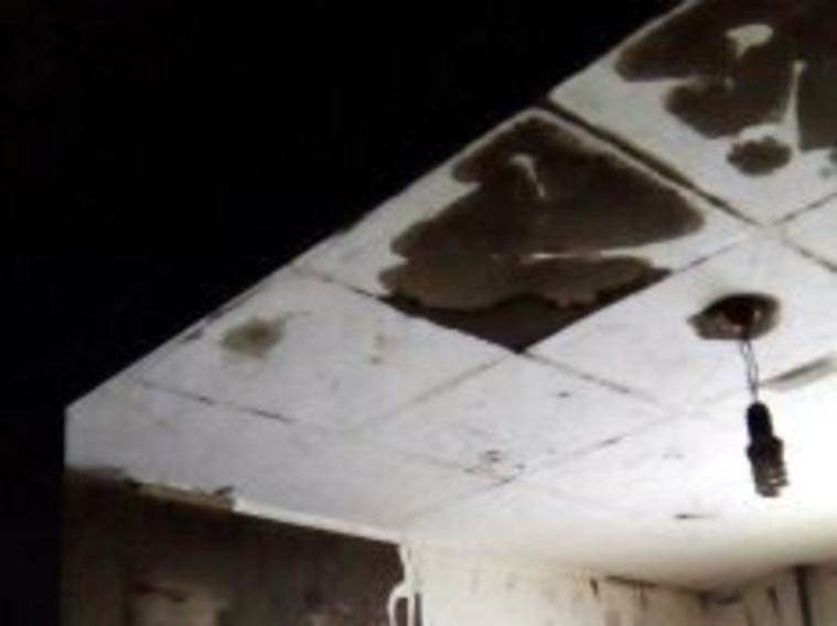 Так выглядит потолок в одной из пострадавших квартир