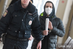 «2500 томов дела за два дня!» Адвокат банды хакеров пожаловался на нарушения в суде Екатеринбурга