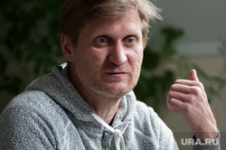 Интервью с Андреем Рожковым. Екатеринбург, рожков андрей, жест рукой