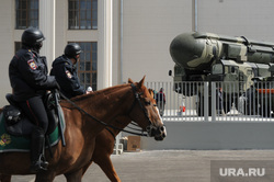 Военная техника на ВДНХ. Москва, конная полиция, тополь-м