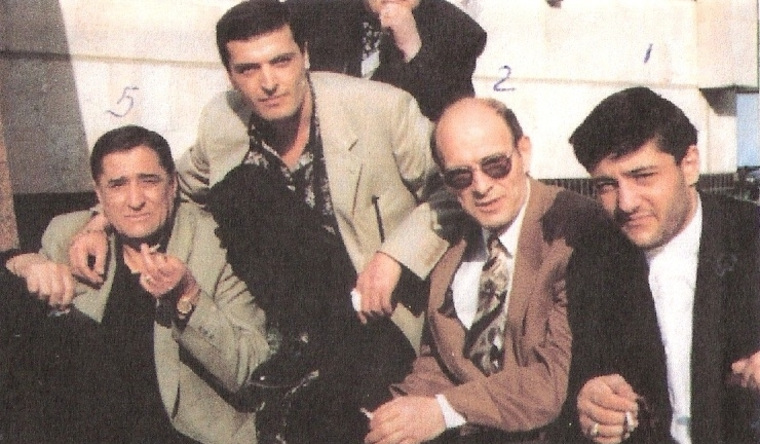 Слева на право: Омари Шарикадзе (Омар Тбилисский), Владимир Ованесян (Вова Тбилисский), Тамаз Окропиридзе (Томик), Джемал Микеладзе (Джемо)