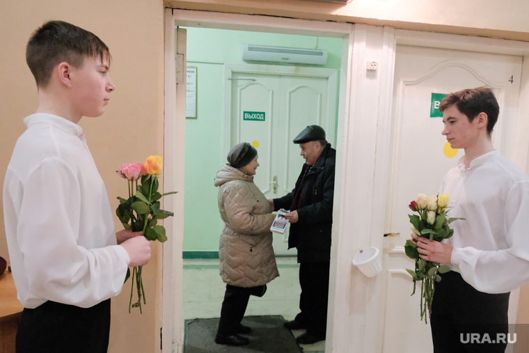 Врио губернатора Курганской области Вадим Шумков поздравляет женщин с 8 марта, поздравление