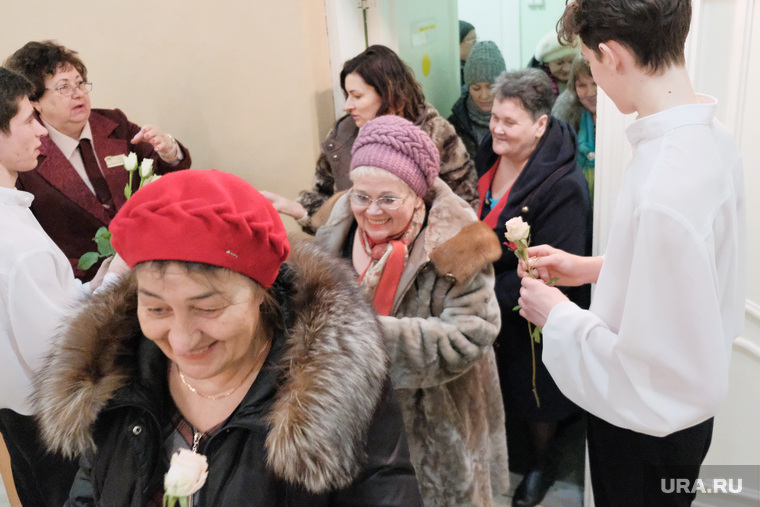 Врио губернатора Курганской области Вадим Шумков поздравляет женщин с 8 марта, поздравление с 8марта