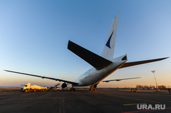 Боинг-777 в Челябинском аэропорту. Челябинск, боинг-777-200