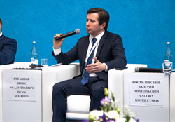 Денис Сугаипов рассказал о планах компании на Ямальском нефтегазовом форуме